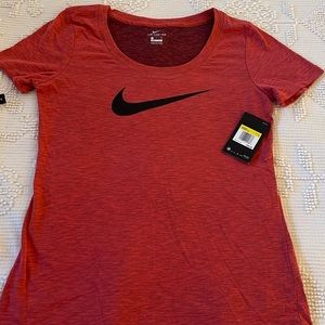New with tags womens Nike shirt